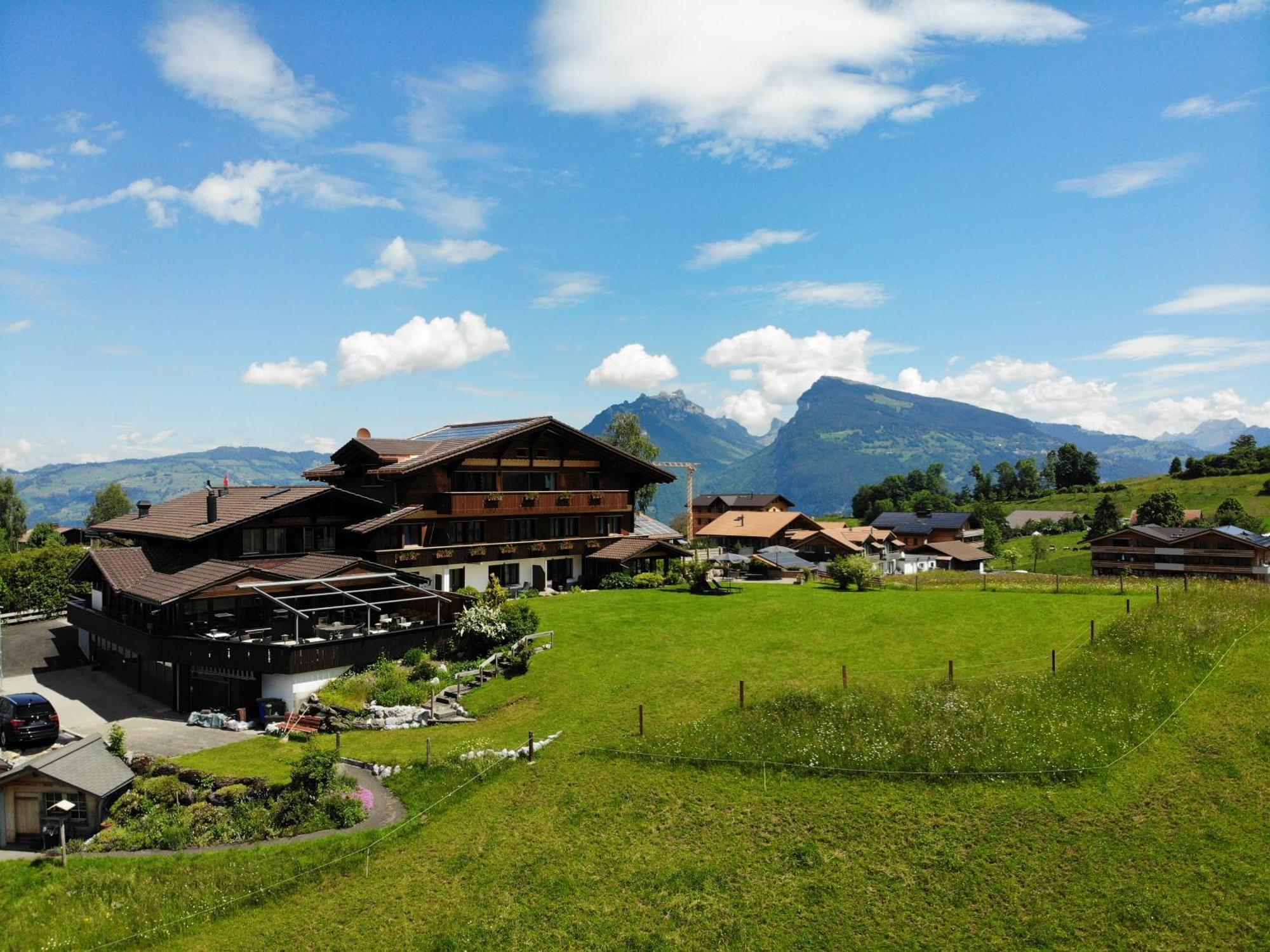 Hotel Chalet Bergblick Aeschi Bei Spiez Exterior foto